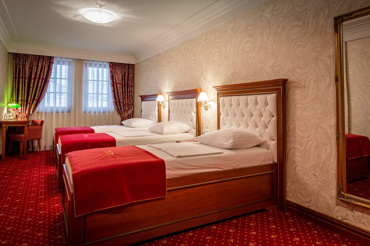 Room 2 of 11