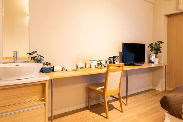 Room 3 of 41