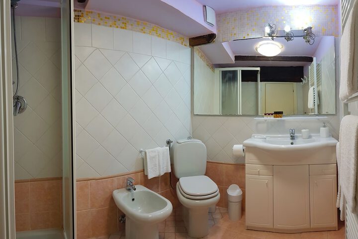 Room 29 of 33