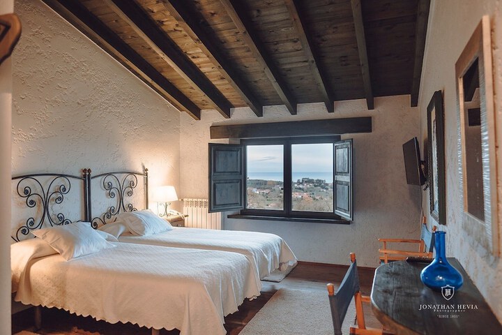 Room 7 of 80