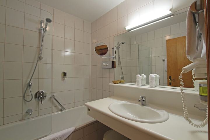 Room 45 of 85