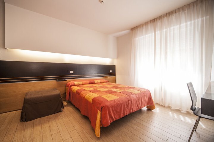 Room 4 of 39