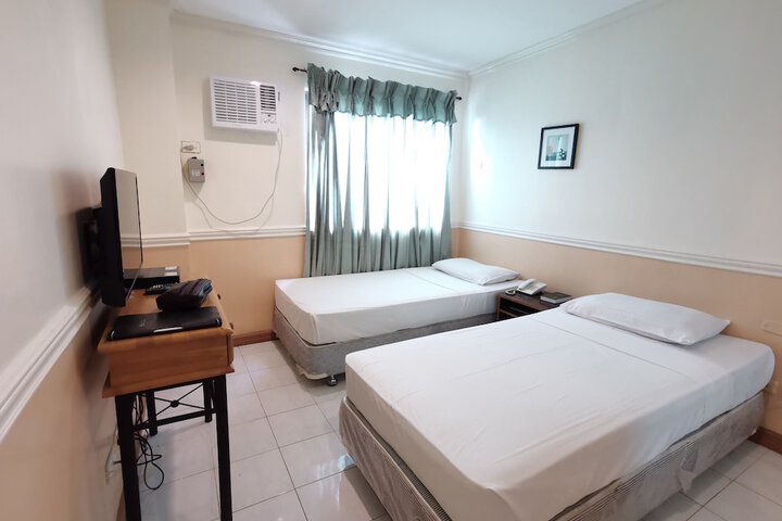 Room 12 of 60