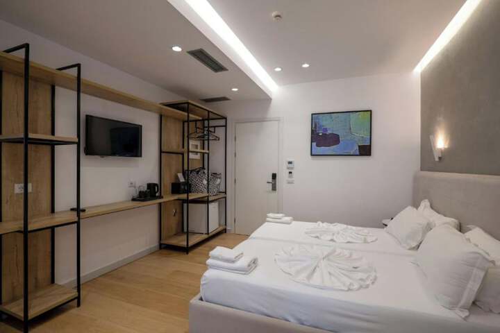 Room 13 of 91