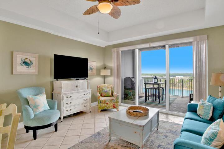 The Wharf 820