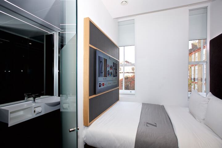 Room 7 of 60