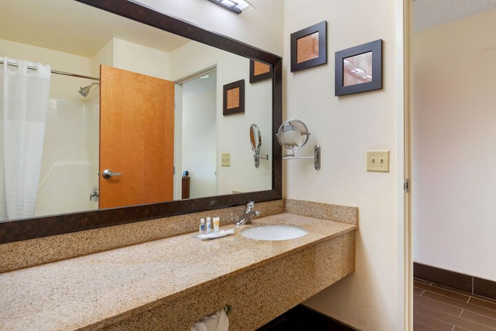 2 Queen Beds Suite Accessible (5 of 27)