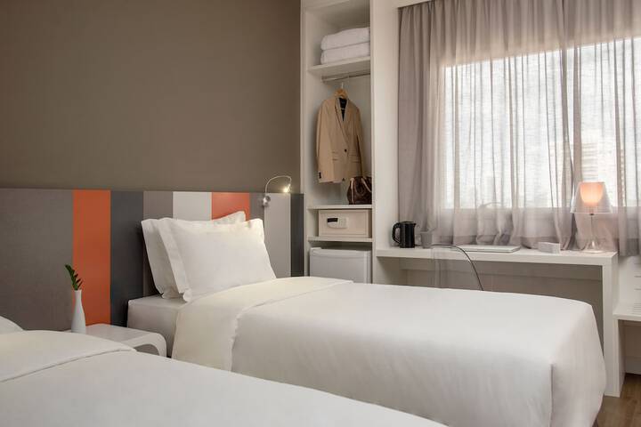Room 21 of 45