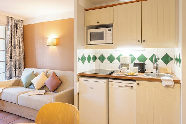 Private kitchenette