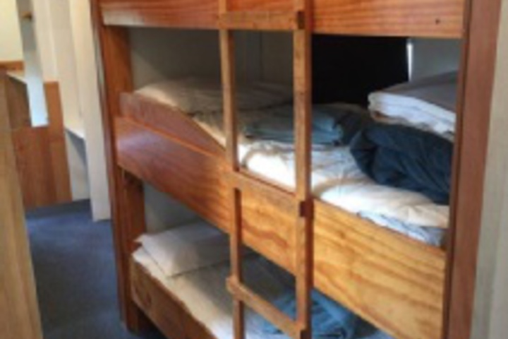 Room 152 of 300
