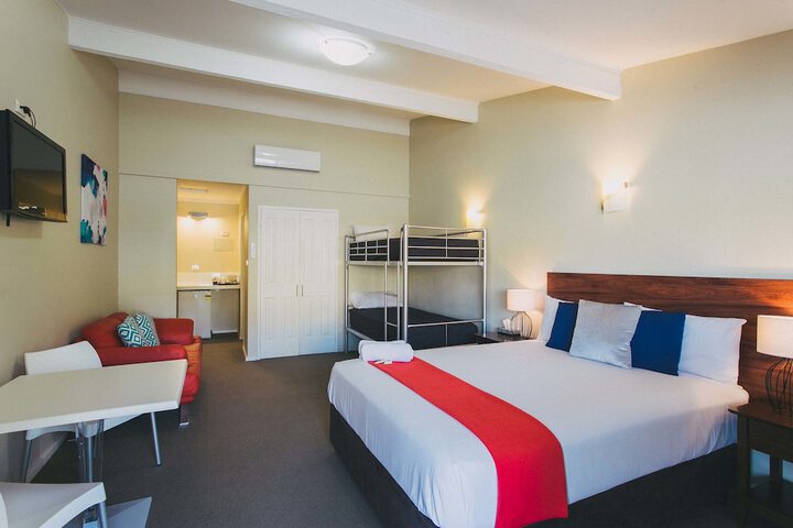 Room 8 of 27