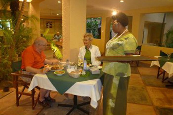 Dining 16 of 16