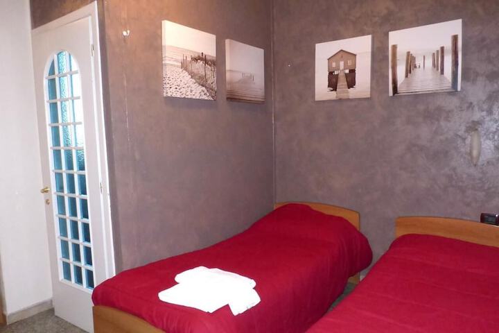 Room 18 of 40