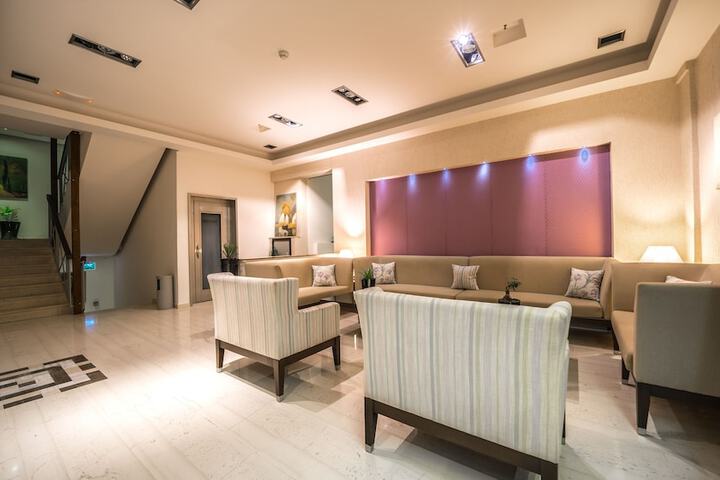 Guest Lobby