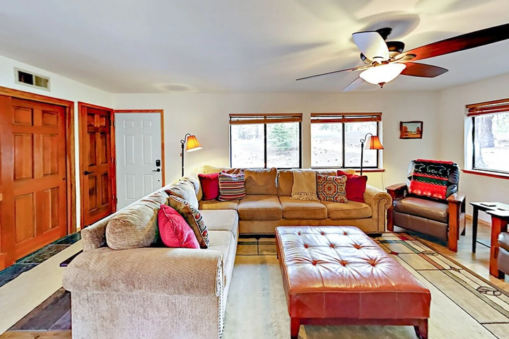 Photo of 3br W / Private Hot Tub! Near Golf & Ski Resorts 3 Bedroom Home