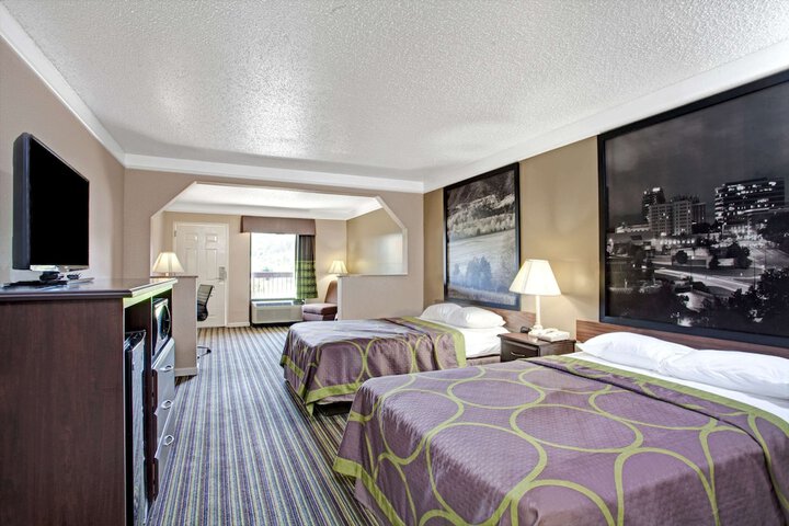 1 King Bed (13 of 15)