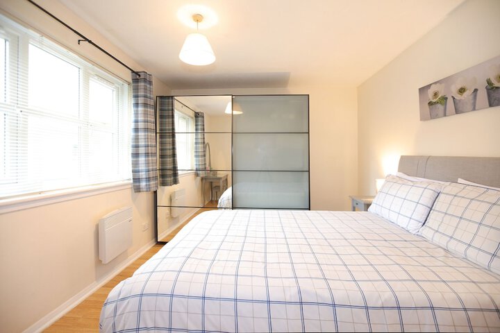 Room 5 of 28
