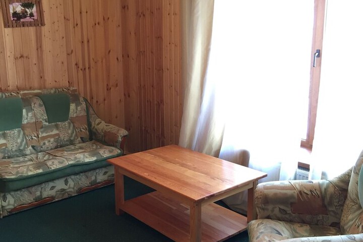 Room 16 of 38