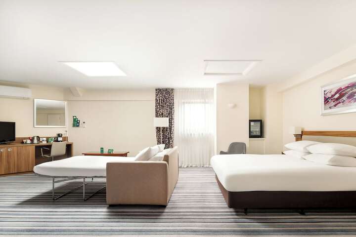 Room 13 of 71