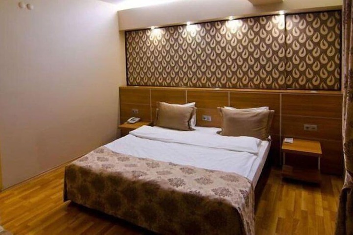 Room 3 of 14