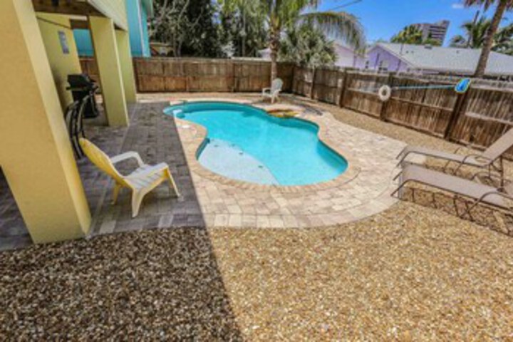 Pool 13 of 23