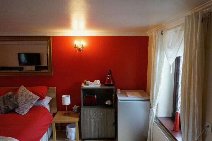 Room 7 of 25