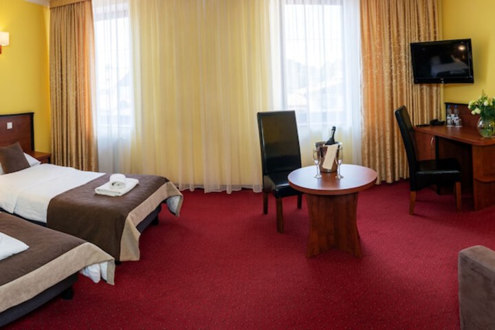 Room 26 of 99