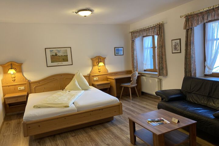 Room 10 of 30