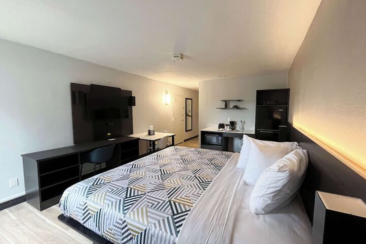 Room 12 of 21