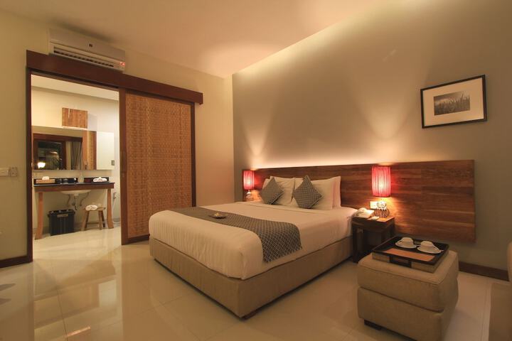 Room 6 of 53
