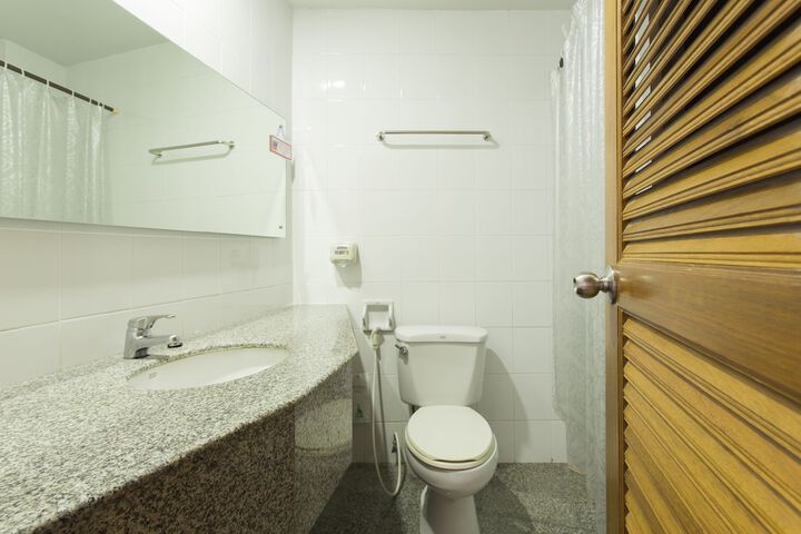 Room 63 of 76