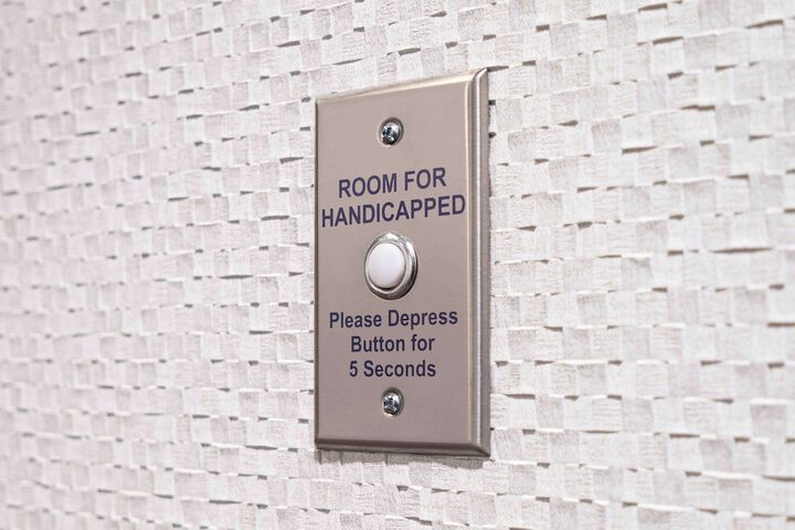 Room 8 of 40