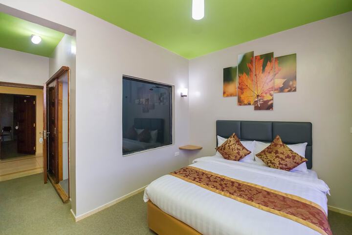 Room 12 of 37