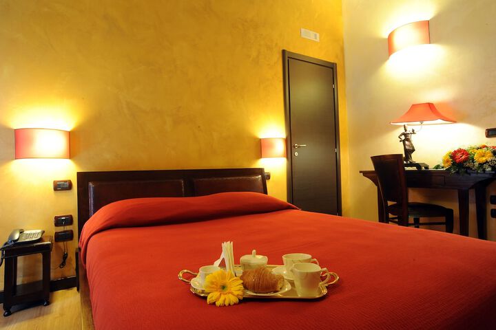 Room 4 of 15