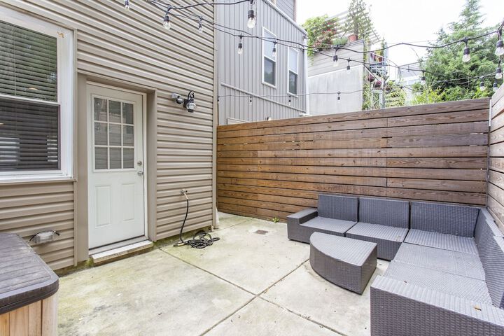 Terrace/Patio 21 of 22