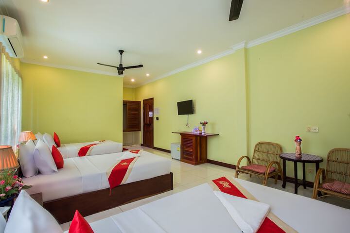 Room 4 of 36