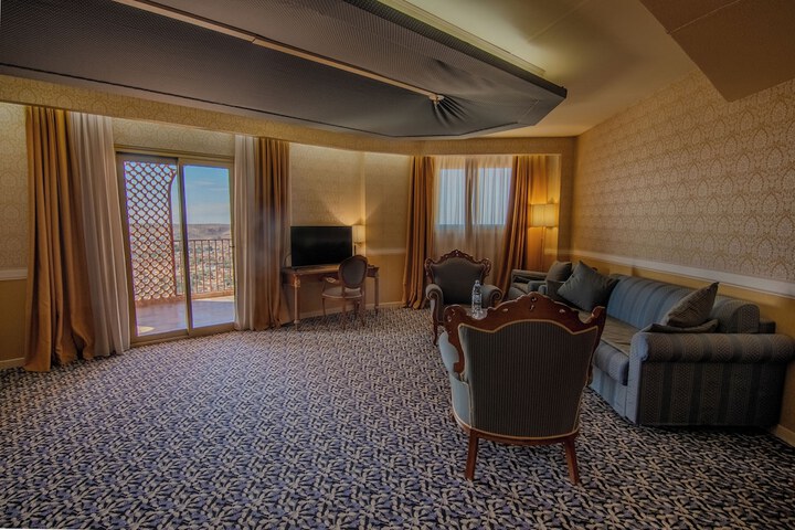 Room 28 of 68