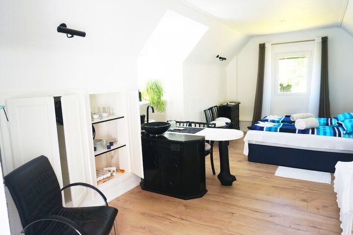 Room 6 of 55