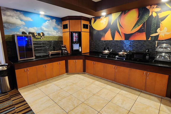 Breakfast area