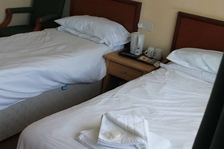 Room 3 of 42