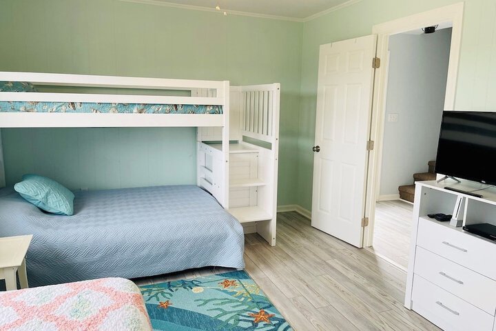 Room 5 of 38