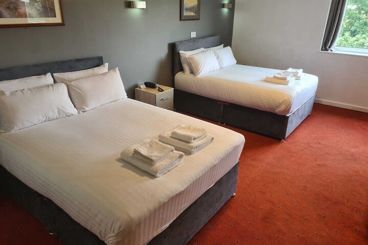 Room 14 of 33