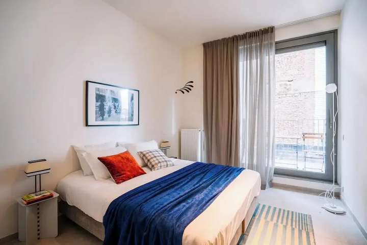 Room 2 of 14