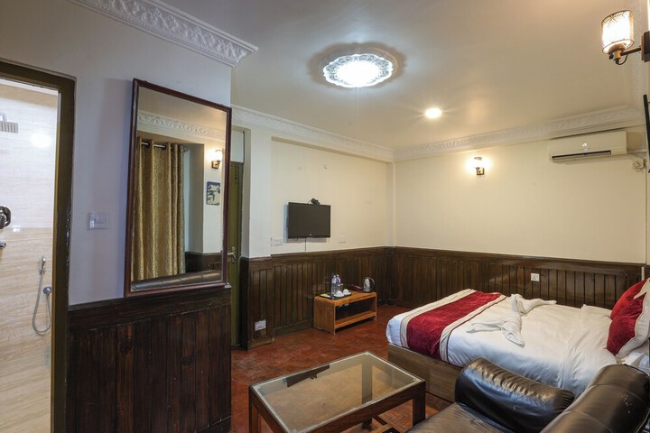 Room 10 of 35