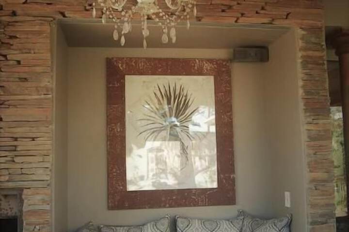 Room 10 of 18