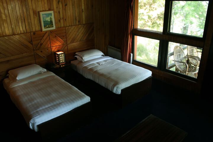 Room 5 of 38