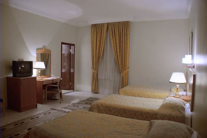 Room 6 of 24