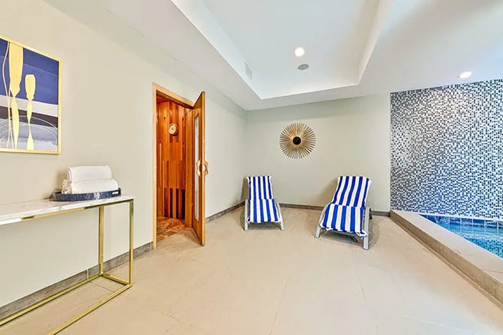 Room 3 of 21