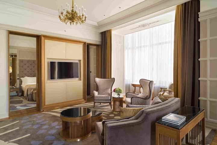 Room 50 of 142