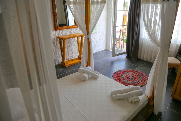 Room 6 of 43